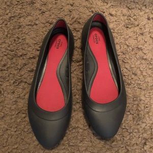 New Lina Crocs black size 9